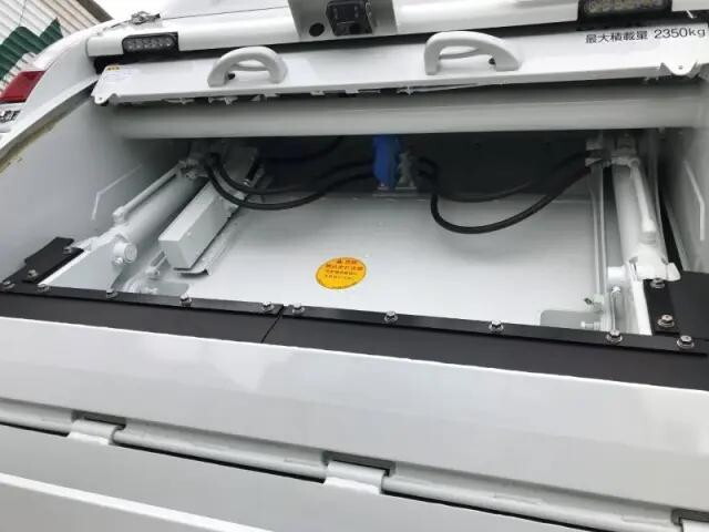 三菱ふそうキャンターパッカー車（塵芥車）小型（2t・3t）[写真33]