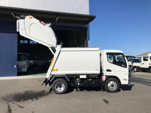 三菱ふそうキャンターパッカー車（塵芥車）小型（2t・3t）[写真06]
