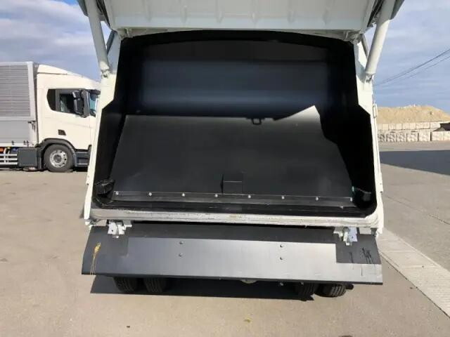 三菱ふそうキャンターパッカー車（塵芥車）小型（2t・3t）[写真22]