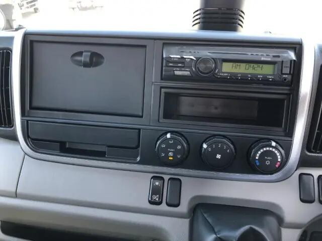 三菱ふそうキャンター平ボディ小型（2t・3t）[写真10]