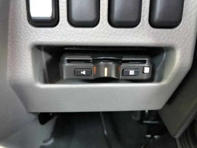 三菱ふそうキャンター平ボディ小型（2t・3t）[写真11]