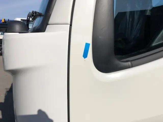 三菱ふそうキャンター平ボディ小型（2t・3t）[写真17]