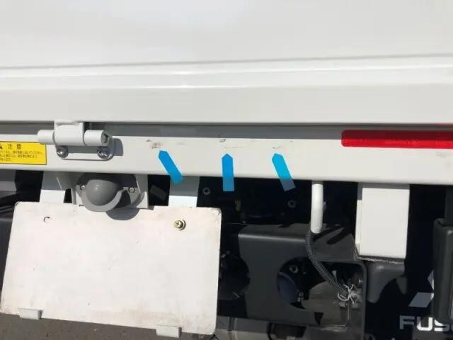 三菱ふそうキャンター平ボディ小型（2t・3t）[写真18]