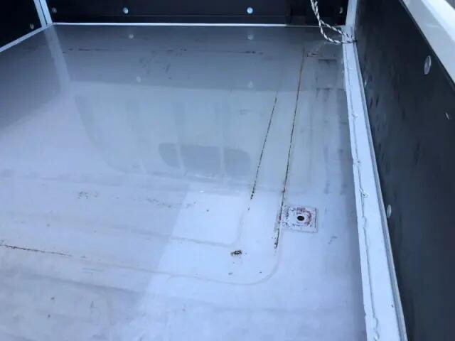 三菱ふそうキャンター平ボディ小型（2t・3t）[写真23]