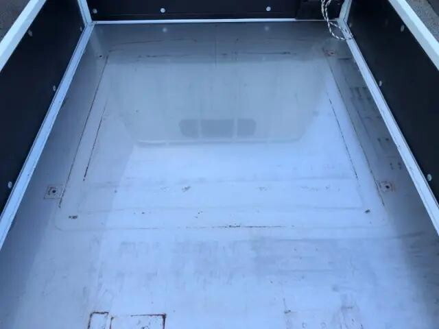 三菱ふそうキャンター平ボディ小型（2t・3t）[写真25]