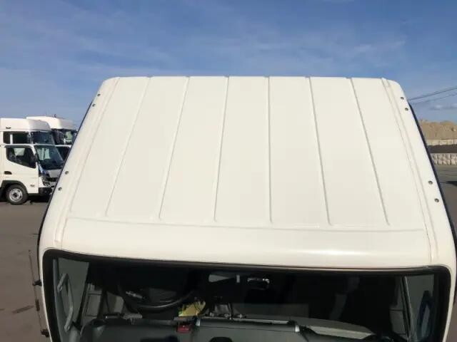 三菱ふそうキャンター平ボディ小型（2t・3t）[写真28]