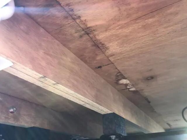 三菱ふそうキャンター平ボディ小型（2t・3t）[写真32]