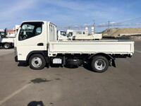 三菱ふそうキャンター平ボディ小型（2t・3t）[写真06]