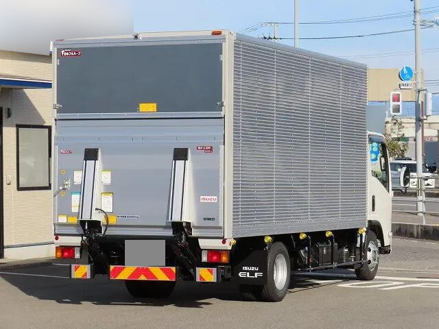 いすゞエルフアルミバン小型（2t・3t）[写真02]