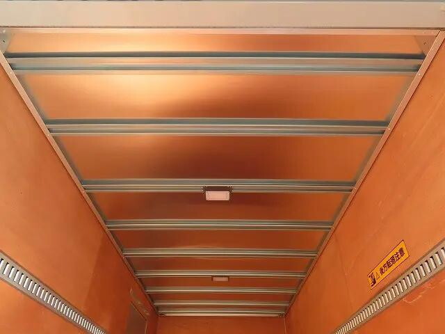 いすゞエルフアルミバン小型（2t・3t）[写真21]