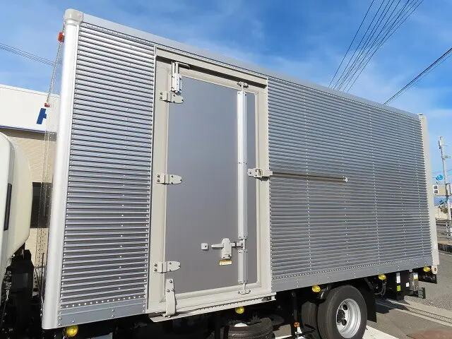 いすゞエルフアルミバン小型（2t・3t）[写真25]