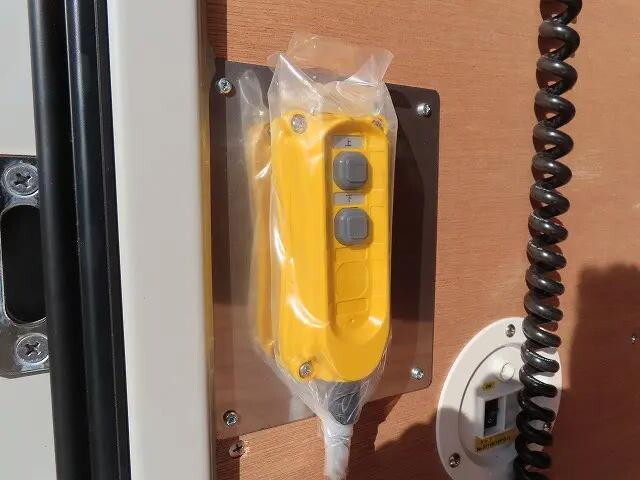 いすゞエルフアルミバン小型（2t・3t）[写真29]