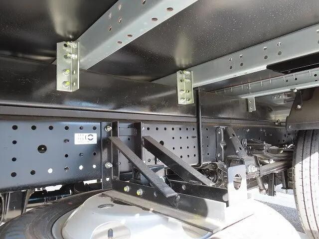 いすゞエルフアルミバン小型（2t・3t）[写真36]