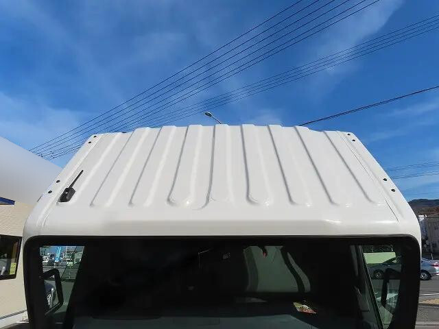 いすゞエルフアルミバン小型（2t・3t）[写真06]