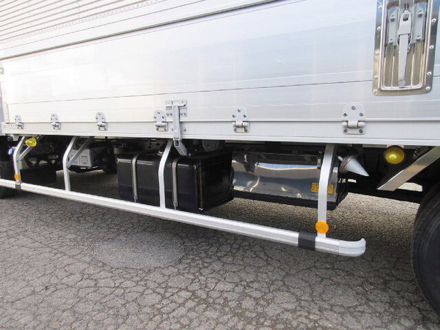 UDトラックスコンドルアルミウイング中型（4t）[写真10]