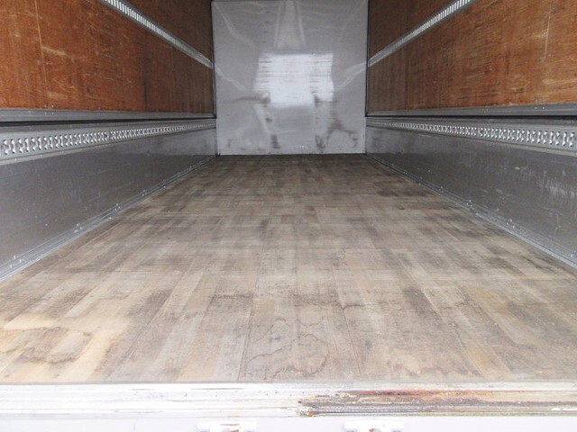 UDトラックスコンドルアルミウイング中型（4t）[写真06]