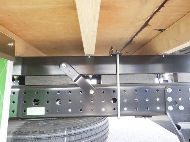 三菱ふそうキャンターアルミブロック小型（2t・3t）[写真11]