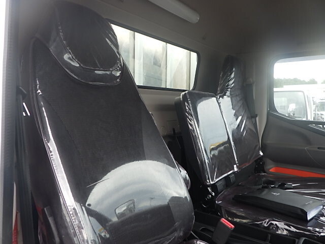 三菱ふそうキャンターアルミブロック小型（2t・3t）[写真22]