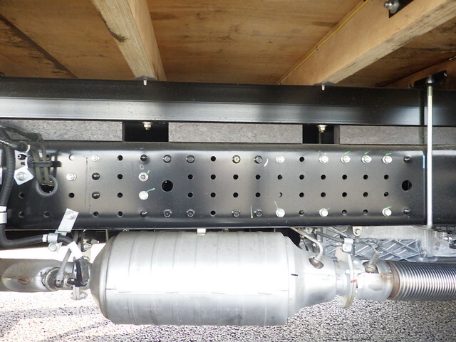 三菱ふそうキャンターアルミブロック小型（2t・3t）[写真07]