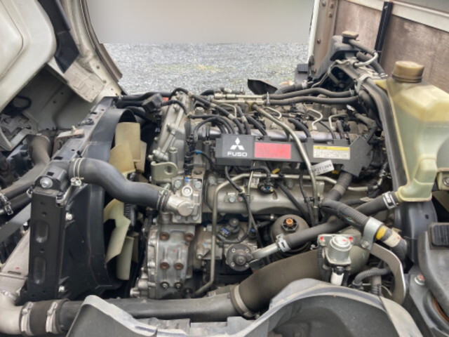 三菱ふそうキャンター平ボディ小型（2t・3t）[写真21]