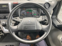 三菱ふそうキャンター平ボディ小型（2t・3t）[写真32]