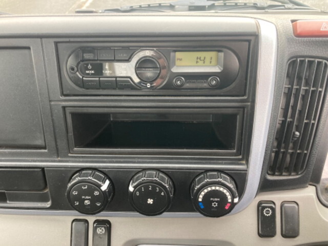 三菱ふそうキャンター平ボディ小型（2t・3t）[写真33]