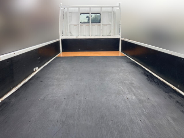 三菱ふそうキャンター平ボディ小型（2t・3t）[写真06]