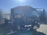 UDトラックスコンドルクレーン3段中型（4t）[写真04]