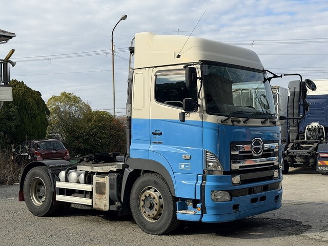 日野プロフィアトレーラーヘッド（トラクターヘッド）大型（10t）[写真01]