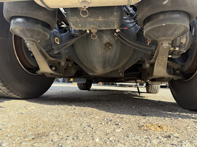 日野プロフィアトレーラーヘッド（トラクターヘッド）大型（10t）[写真21]