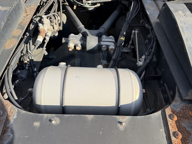 日野プロフィアトレーラーヘッド（トラクターヘッド）大型（10t）[写真22]