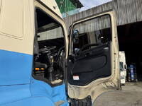 日野プロフィアトレーラーヘッド（トラクターヘッド）大型（10t）[写真31]