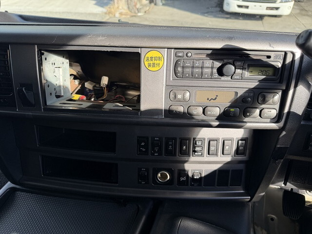 日野プロフィアトレーラーヘッド（トラクターヘッド）大型（10t）[写真35]