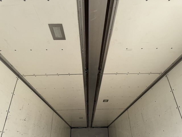 UDトラックスクオンアルミウイング大型（10t）[写真13]