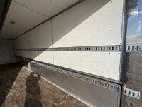 UDトラックスクオンアルミウイング大型（10t）[写真15]