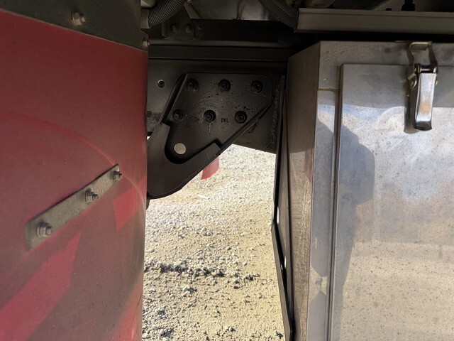 UDトラックスクオンアルミウイング大型（10t）[写真30]