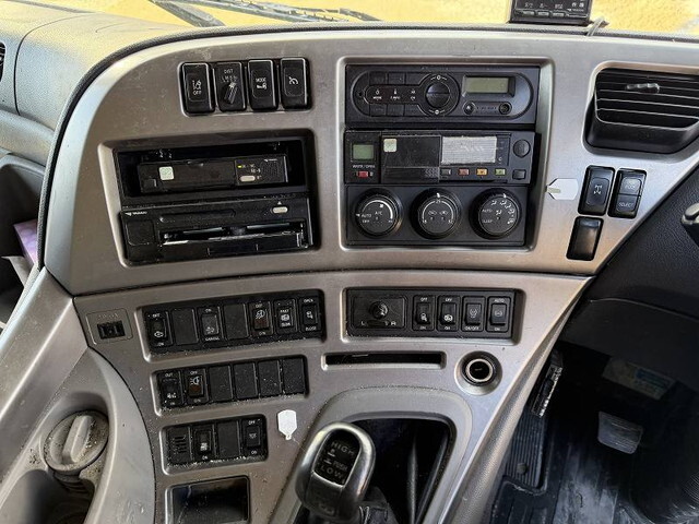 UDトラックスクオンアルミウイング大型（10t）[写真34]