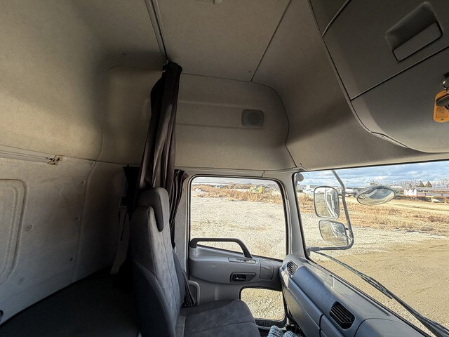 UDトラックスクオンアルミウイング大型（10t）[写真38]