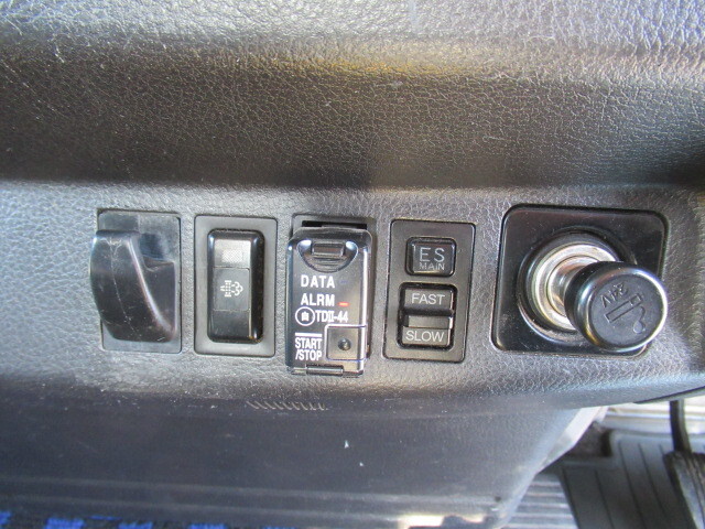 日野レンジャーコンテナ専用車増トン（6t・8t）[写真32]