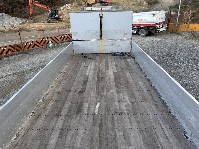 いすゞフォワード平ボディ中型（4t）[写真10]