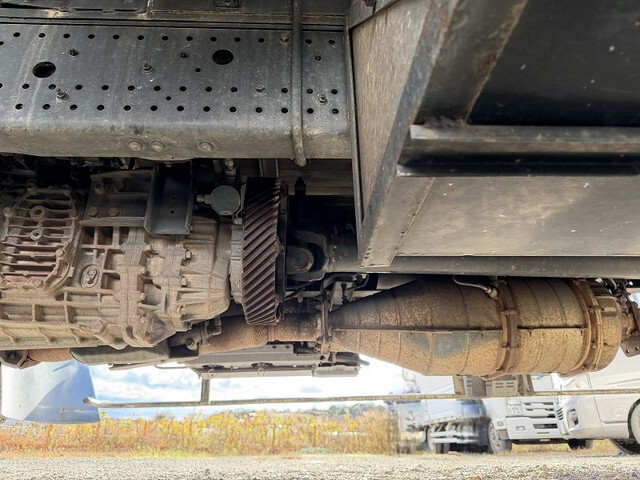 いすゞフォワード平ボディ中型（4t）[写真19]