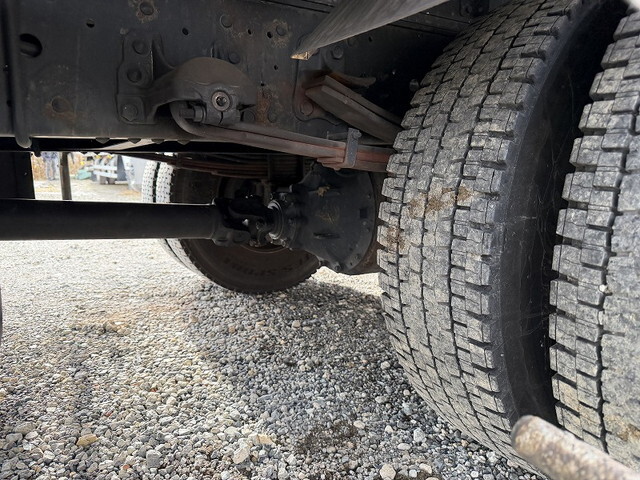 いすゞフォワード平ボディ中型（4t）[写真22]