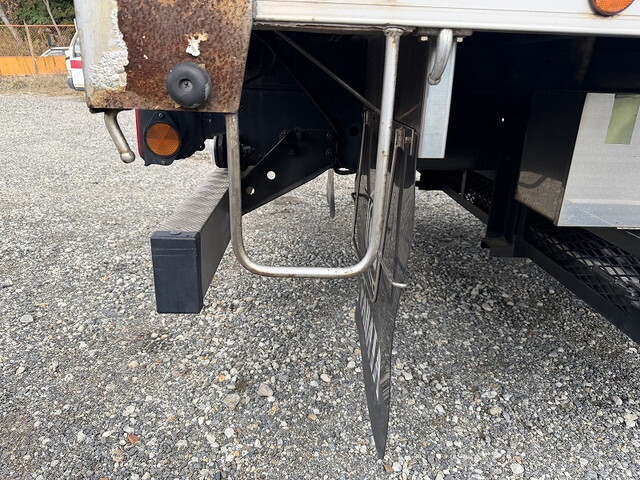 いすゞフォワード平ボディ中型（4t）[写真25]