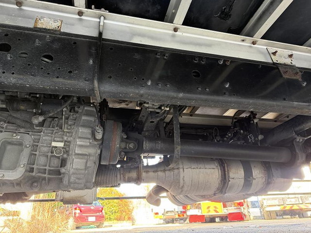 三菱ふそうファイターアルミバン中型（4t）[写真21]