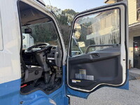 三菱ふそうファイターアルミバン中型（4t）[写真29]