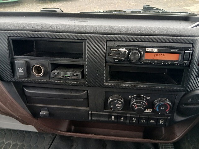 日野レンジャーパッカー車（塵芥車）中型（4t）[写真12]