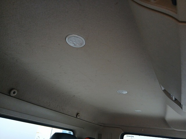 日野レンジャーパッカー車（塵芥車）中型（4t）[写真17]