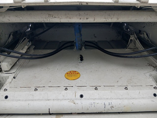 日野レンジャーパッカー車（塵芥車）中型（4t）[写真29]