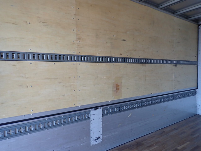 日野レンジャーアルミウイング中型（4t）[写真18]