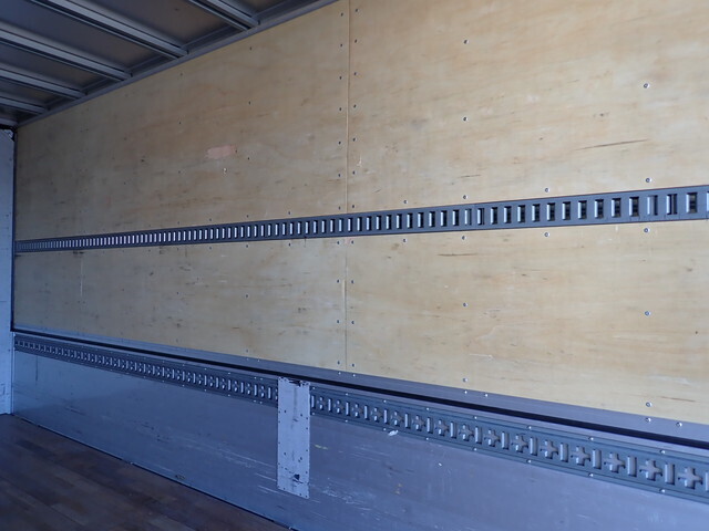 日野レンジャーアルミウイング中型（4t）[写真19]